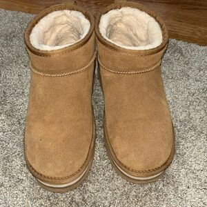 Bear paw  platform ankle boot